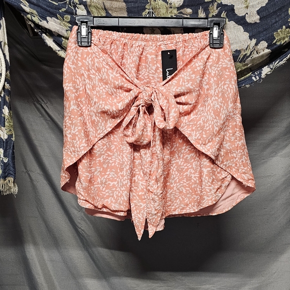 🆕 LuLu's Most Perfect Day Coral & Ivory Flowy Shorts With Tie size Small - Picture 5 of 11